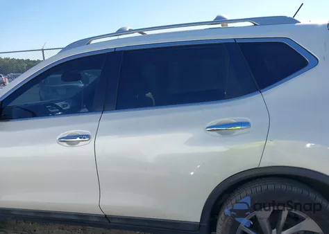 2016 Nissan Rogue Sl z USA, uszkodzony, nr VIN 5N1AT2MT8GC881921